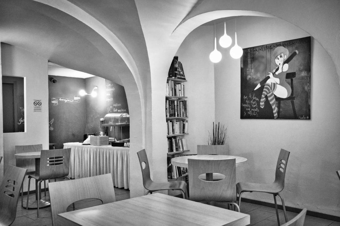 La Taverne Uzès Extérieur photo